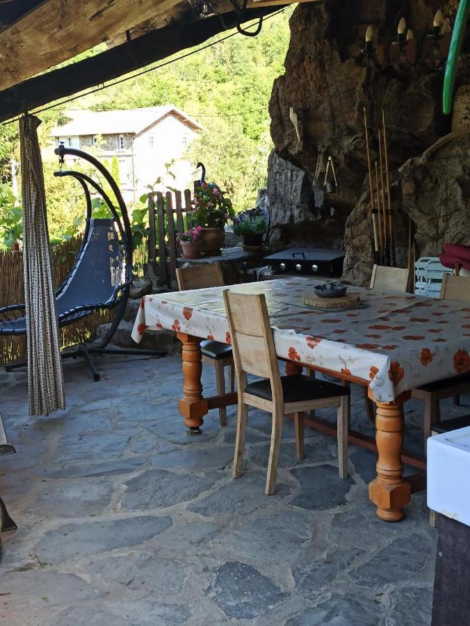 Gite Le Rocher Du Chateau De Retourtour Lamastre Exterior foto